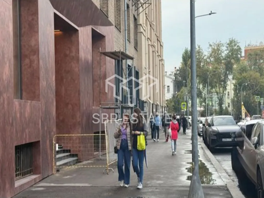 Аренда торгового помещения 600 м2 рядом с метро